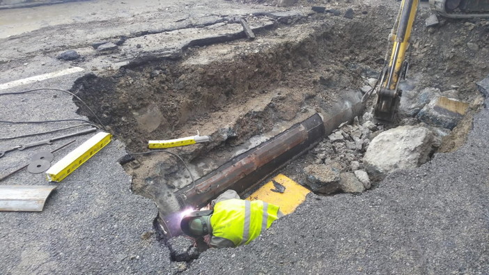 Nuova rottura di una tubazione sull'incompiuta: rischio di nuovo stop all'acqua in tutto il golfo dianese Nuova rottura di una tubazione sull'incompiuta: rischio di nuovo stop all'acqua in tutto il golfo dianese