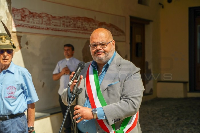 Festa della Repubblica a Riva Ligure: il sindaco Giuffra, "Mancano i giovani, mi fa male. Sono loro il futuro" (foto)