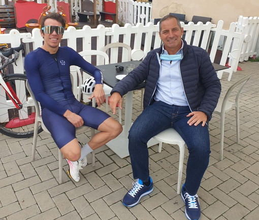 Santo Stefano al Mare: il ciclista colombiano Rigoberto Uràn Uràn oggi sulla ciclabile del ponente (Foto)