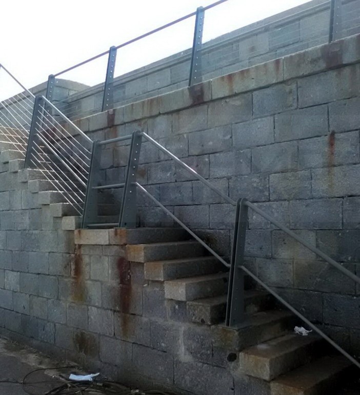 Sanremo: a breve termineranno i lavori della ringhiera per la darsena del porto, in cantiere il progetto per l'illuminazione (Foto) Sanremo: a breve termineranno i lavori della ringhiera per la darsena del porto, in cantiere il progetto per l'illuminazione (Foto)