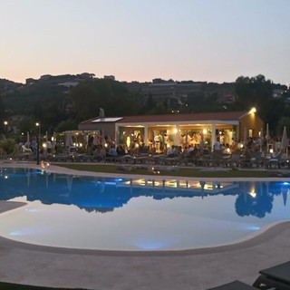 Lunedì 27 ultimo appuntamento con il ReBi DiVino, appuntamento enogastronomico a bordo piscina Lunedì 27 ultimo appuntamento con il ReBi DiVino, appuntamento enogastronomico a bordo piscina