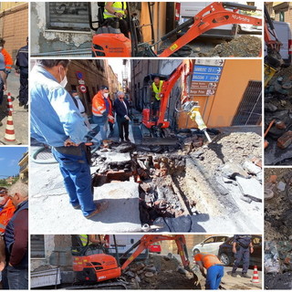 Imperia: potrebbero andare avanti sia oggi che domani i lavori di riparazione alla tubazione di Porto Maurizio (Foto e Video)