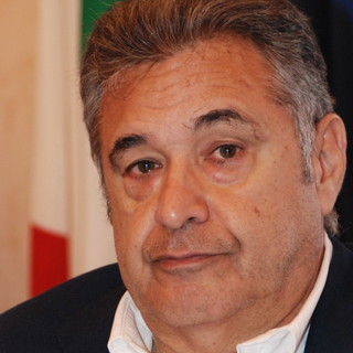 Imperia: abuso d'ufficio per affidamento spiagge, il vicesindaco Rodolfo Leone fa chiarezza