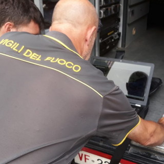 Pigna: invia le coordinate al marito che insieme ai Vigili del Fuoco la ritrova nei boschi di Gouta (Foto) Pigna: invia le coordinate al marito che insieme ai Vigili del Fuoco la ritrova nei boschi di Gouta (Foto)