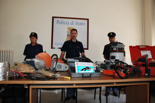 Uno dei precedenti interventi fatti dalla Polizia nel medesimo ambito. Uno dei precedenti interventi fatti dalla Polizia nel medesimo ambito.