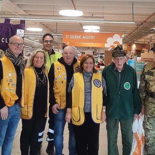 Il Lions Club Bordighera Otto Luoghi raccoglie oltre 1.200 chili di prodotti alimentari Il Lions Club Bordighera Otto Luoghi raccoglie oltre 1.200 chili di prodotti alimentari