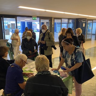 La raccolta firme al Palafiori di Sanremo