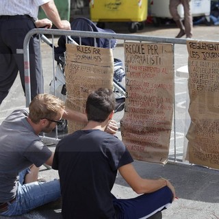 Ventimiglia: 'No Borders' tentano nuovamente di bloccare la frontiera ma vengono fermati da Polizia e Carabinieri