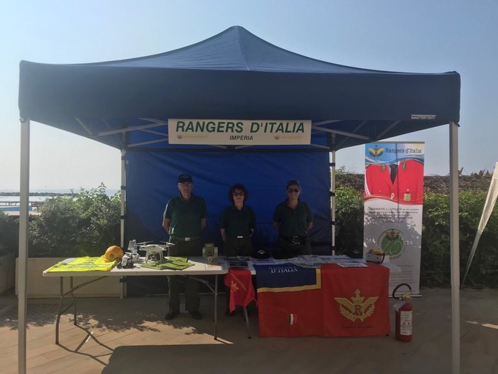 I ringraziamenti dell'Associazione Nazionale Rangers D'Italia al primo dirigente del commissariato di Polizia Maurizio Stefanizzi