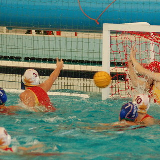 Pallanuoto: la Mediterranea Imperia vince e balza al comando della classifica Pallanuoto: la Mediterranea Imperia vince e balza al comando della classifica
