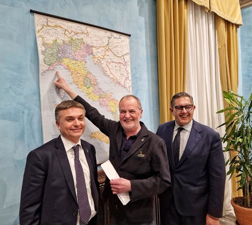 Da sinistra, Edoardo Rixi, Roberto Calderoli e Giovanni Toti Da sinistra, Edoardo Rixi, Roberto Calderoli e Giovanni Toti