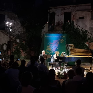 Rovere d'Oro: il futuro della musica a San Bartolomeo al Mare, tutto esaurito per la prima serata sul Sagrato Rovere d'Oro: il futuro della musica a San Bartolomeo al Mare, tutto esaurito per la prima serata sul Sagrato