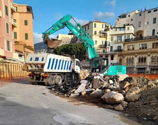 I lavori in piazza Eroi Sanremesi