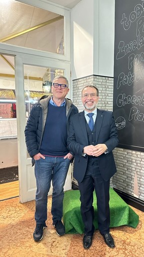 Sanremo, un centinaio di persone all'incontro con Roberto Verrando (Foto) Sanremo, un centinaio di persone all'incontro con Roberto Verrando (Foto)