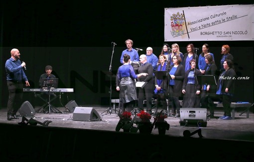 Bordighera: si apre con il successo dei cori al Palazzo del Parco la rassegna di manifestazioni natalizie (Foto e Video)