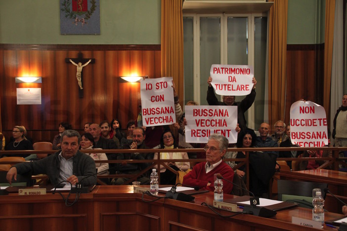 Sanremo: Il consiglio comunale unito in difesa di Bussana Vecchia contro lo sgombero