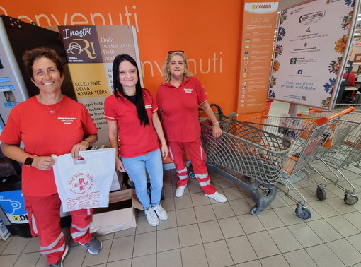 Sanremo: ottimo risultato per la raccolta alimentare della Croce Rossa al Conad Per Mare