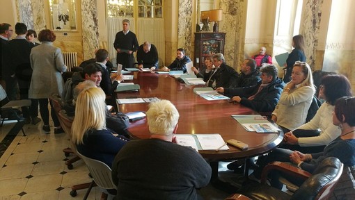 Sanremo: primo atto per 'SanremoInFiore 2018', stamattina la riunione tra i comuni ed i carristi Sanremo: primo atto per 'SanremoInFiore 2018', stamattina la riunione tra i comuni ed i carristi