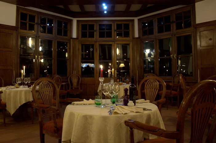 Natale di tradizione al Buca Cena: al pianoforte intratterrà gli ospiti l'istrionico Freddy Colt Natale di tradizione al Buca Cena: al pianoforte intratterrà gli ospiti l'istrionico Freddy Colt
