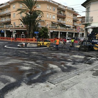 Bordighera: entro domani mattina la riapertura dell'Aurelia all'altezza di via Pasteur, dopo la costruzione della 'rotonda' Bordighera: entro domani mattina la riapertura dell'Aurelia all'altezza di via Pasteur, dopo la costruzione della 'rotonda'