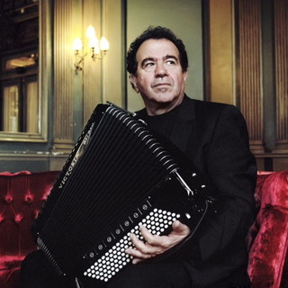 Richiard Gallianò al Teatro Ariston con il fascino della musica argentina di Astor Piazzolla