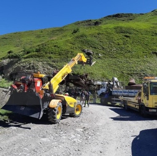 Limone Piemonte: rimossa la macchina di Beppe Grillo "Era diventata un trofeo da fotografare, bisogna avere rispetto e pietà per i coinvolti"