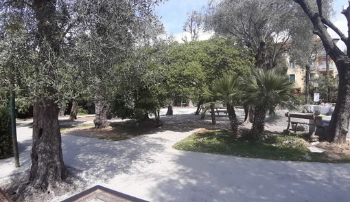 Bordighera: dai Giardini Lowe e fino alle aree fitness vicino al 'Trocadero', la riqualificazione voluta dall'Amministrazione (Foto) Bordighera: dai Giardini Lowe e fino alle aree fitness vicino al 'Trocadero', la riqualificazione voluta dall'Amministrazione (Foto)