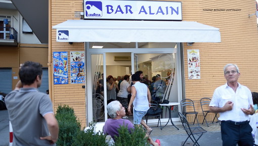 Sanremo: dopo la ristrutturazione ha riaperto questa sera il 'Bar Alain' nel quartiere di Baragallo