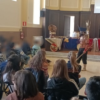 Gli studenti della sauro di Imperia nominati ‘Guardiani della foresta’ dall’indio atucà