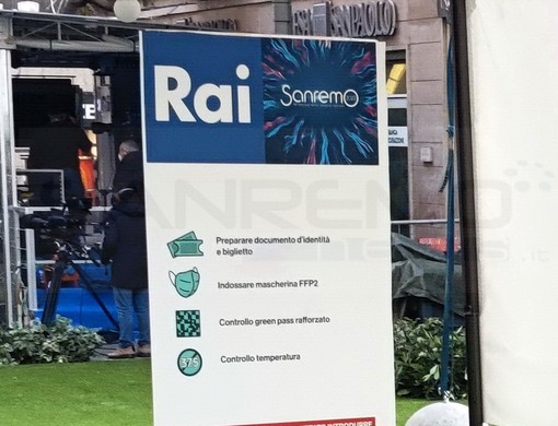 Festival di Sanremo 2022: ecco le regole per il pubblico, un percorso guidato per arrivare al Teatro Ariston (Foto) Festival di Sanremo 2022: ecco le regole per il pubblico, un percorso guidato per arrivare al Teatro Ariston (Foto)
