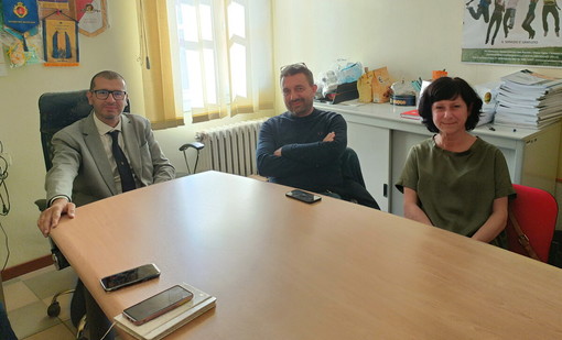 Sanremo: accordo tra Comune, Emporio Solidale e comitato Coldirodi-IN per un nuovo servizio solidale per famiglie bisognose Sanremo: accordo tra Comune, Emporio Solidale e comitato Coldirodi-IN per un nuovo servizio solidale per famiglie bisognose