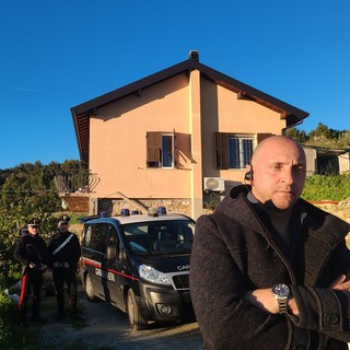 Caso Beatrice, il Tribunale autorizza le telefonate con le figlie ma il padre aspetta ancora: "Non abbiamo ricevuto risposte" Caso Beatrice, il Tribunale autorizza le telefonate con le figlie ma il padre aspetta ancora: "Non abbiamo ricevuto risposte"