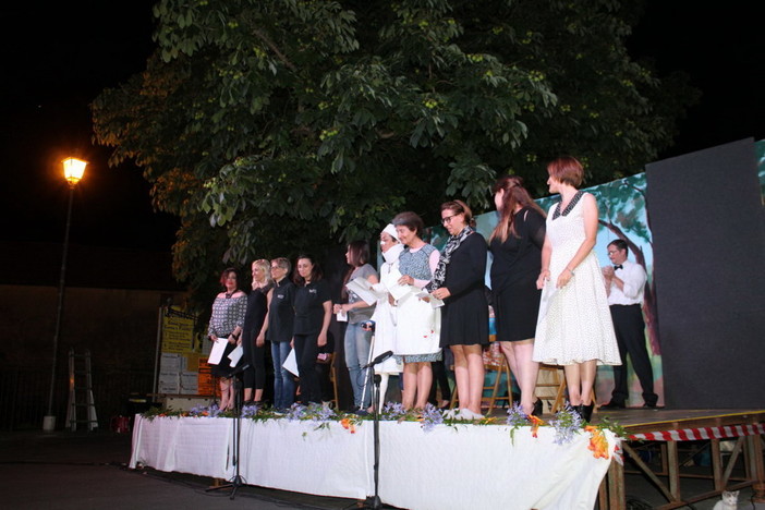 Grande successo il 7 luglio scorso a Villa Viani per la rappresentazione del 'Ramaiolo in scena' (Foto) Grande successo il 7 luglio scorso a Villa Viani per la rappresentazione del 'Ramaiolo in scena' (Foto)