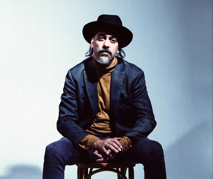 Musica: in attesa del Festival oggi pomeriggio su Radio Onda Ligure l'intervista a Roberto Angelini