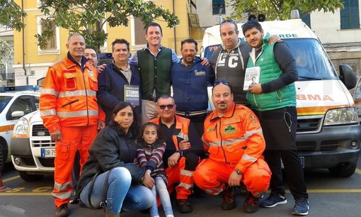 Il Dott. Cerè con parte dello staff della Croce Verde Il Dott. Cerè con parte dello staff della Croce Verde