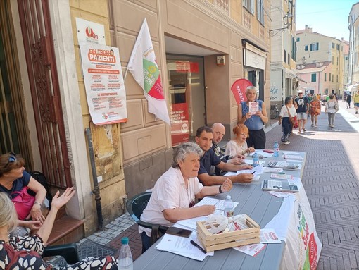 Alleanza Verdi Sinistra raccoglie 4.500 firme contro la privatizzazione della sanità in Liguria Alleanza Verdi Sinistra raccoglie 4.500 firme contro la privatizzazione della sanità in Liguria