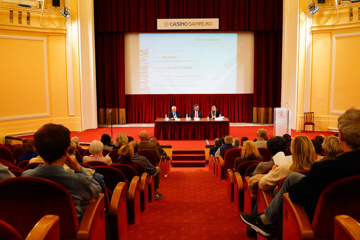 Il Prof. Riccardo Campa ai Martedì Letterari del Casinò di Sanremo con l'ambasciatore del Messico Carlo Eugenio Garcia de Alba Zapeda Il Prof. Riccardo Campa ai Martedì Letterari del Casinò di Sanremo con l'ambasciatore del Messico Carlo Eugenio Garcia de Alba Zapeda