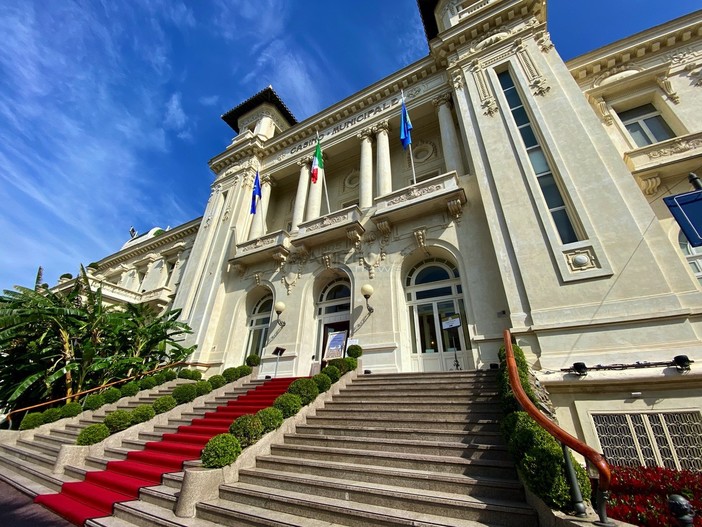 Sanremo: ruba dalle tasche di un cliente al Casinò, arrestato 27enne della Guinea Bissau Sanremo: ruba dalle tasche di un cliente al Casinò, arrestato 27enne della Guinea Bissau