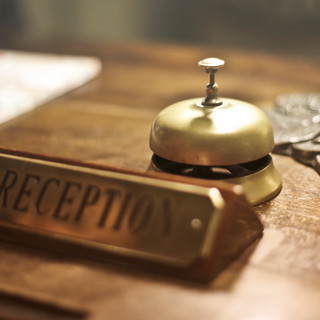 Il Covid stoppa il Capodanno: molti alberghi chiusi e gli altri sperano ormai nelle prenotazioni 'last second' Il Covid stoppa il Capodanno: molti alberghi chiusi e gli altri sperano ormai nelle prenotazioni 'last second'