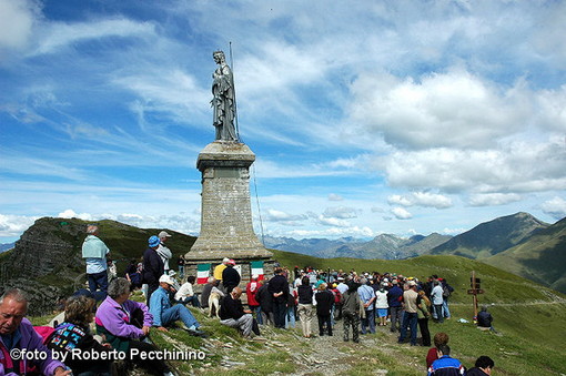 Monesi: domenica prossima l'annuale raduno sul monte Saccarello con la celebrazione della Messa