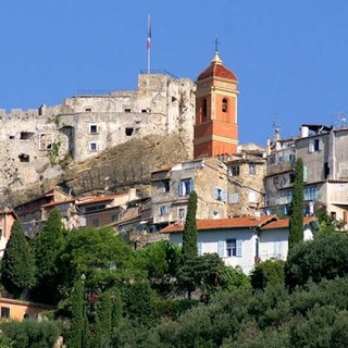 Domenica escursione da Roquebrune Vieux Village al Mont Gros: anello con vista su Montecarlo e Cap Martin Domenica escursione da Roquebrune Vieux Village al Mont Gros: anello con vista su Montecarlo e Cap Martin