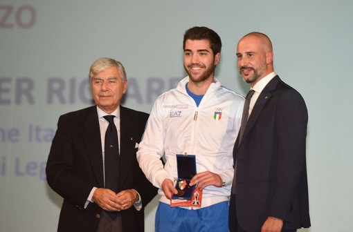 Riccardo Mager, cresciuto nella Canottieri Sanremo, premiato all'Oscar dello Sport Imperiese (foto Tonino Bonomo)
