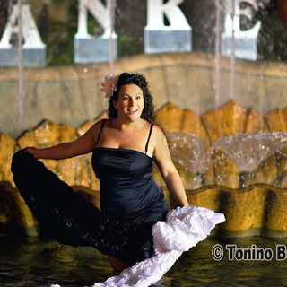 Sanremo: lo 'Zampillo' come la 'Fontana di Trevi' e la 'Dolce Vita', ieri sera le riprese di un film Sanremo: lo 'Zampillo' come la 'Fontana di Trevi' e la 'Dolce Vita', ieri sera le riprese di un film