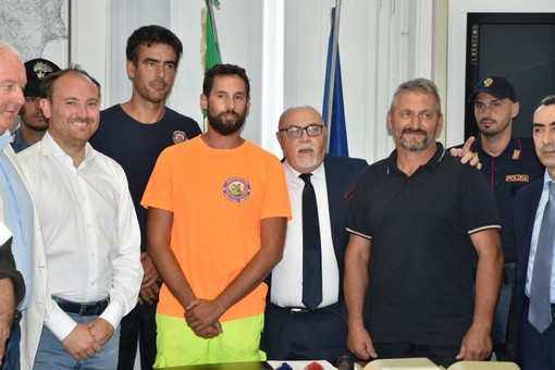 Ventimiglia: domattina encomio solenne per i tre volontari che hanno trovato Allen, il plauso del Consigliere Ioculano