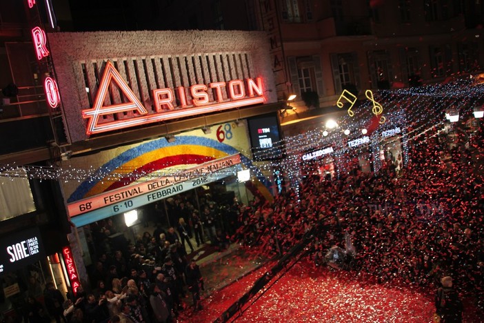 Festival di Sanremo 2025: caccia ai biglietti, la Giunta eserciterà l'opzione del 50% degli abbonamenti per gli alberghi Festival di Sanremo 2025: caccia ai biglietti, la Giunta eserciterà l'opzione del 50% degli abbonamenti per gli alberghi