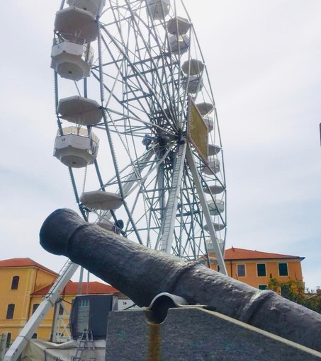 Imperia: cinquemila biglietti omaggio a studenti e negozi del centro per la Ruota Panoramica Imperia: cinquemila biglietti omaggio a studenti e negozi del centro per la Ruota Panoramica