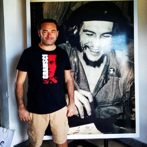 Lo scrittore ponentino Roberto Vallepiano a Cuba per una serie di presentazioni dei suoi libri Lo scrittore ponentino Roberto Vallepiano a Cuba per una serie di presentazioni dei suoi libri