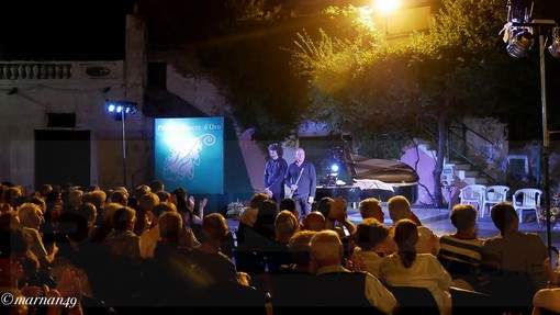 San Bartolomeo al Mare: seconda serata ieri per il concorso 'Rovere d'Oro Night Live' (Foto) San Bartolomeo al Mare: seconda serata ieri per il concorso 'Rovere d'Oro Night Live' (Foto)