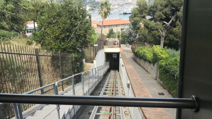 Imperia: disposta la chiusura anche del secondo ascensore che collega Borgo Marina al Parasio Imperia: disposta la chiusura anche del secondo ascensore che collega Borgo Marina al Parasio
