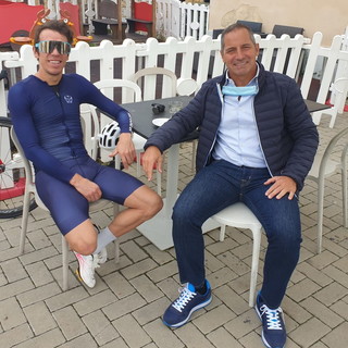 Santo Stefano al Mare: il ciclista colombiano Rigoberto Uràn Uràn oggi sulla ciclabile del ponente (Foto) Santo Stefano al Mare: il ciclista colombiano Rigoberto Uràn Uràn oggi sulla ciclabile del ponente (Foto)